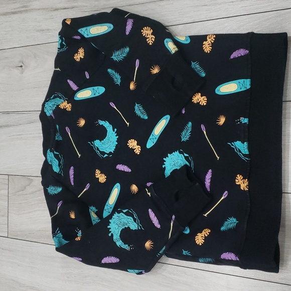 3/$45 Kids crewneck sweater - Picture 2 of 6